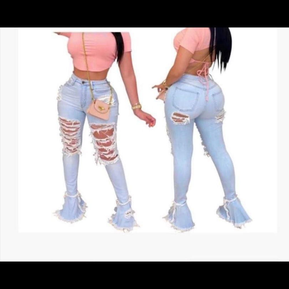💫✨Bell Bottom Light Blue Jean W/stretch💫✨